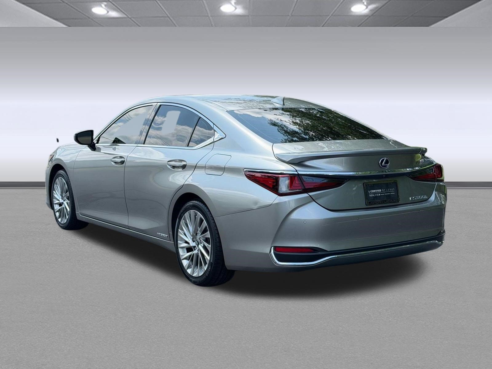 Certified 2021 Lexus ES 300h Ultra Luxury FWD image 3