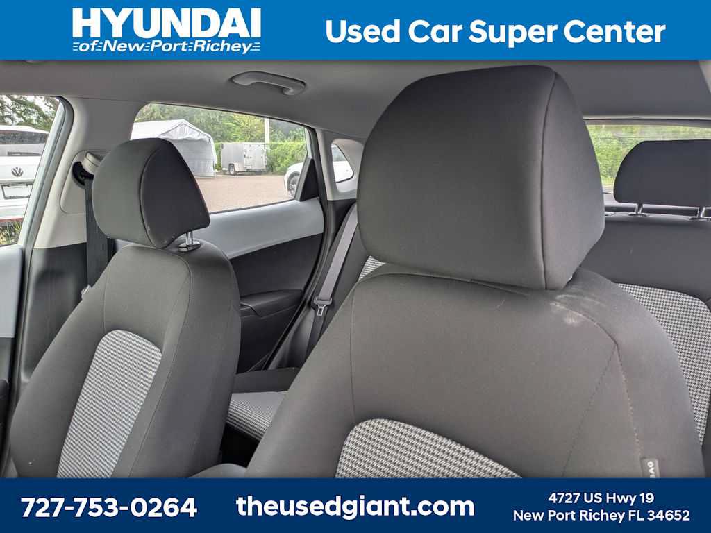 Used 2018 Hyundai Kona SE FWD image 3