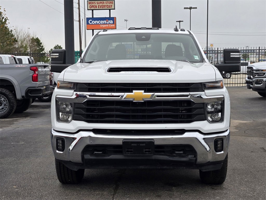 Used 2024 Chevrolet Silverado 2500 LT image 2