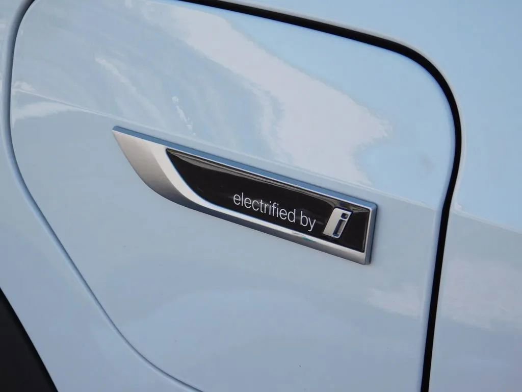 Used 2022 BMW X5 xDrive45e w/ Climate Comfort Package image 13