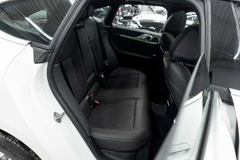 Used 2025 BMW 430i xDrive w/ Premium Package image 12