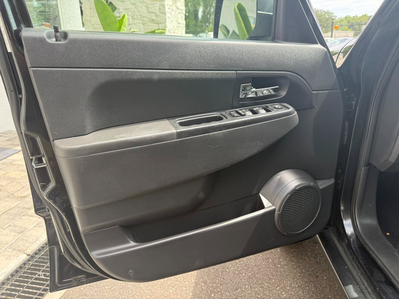 Used 2010 Jeep Liberty Sport AWD/4WD image 21