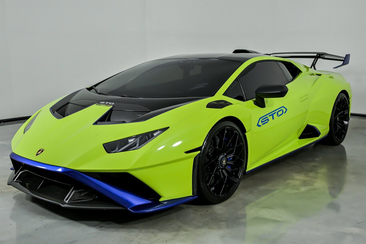Used 2022 Lamborghini Huracan STO RWD image 6