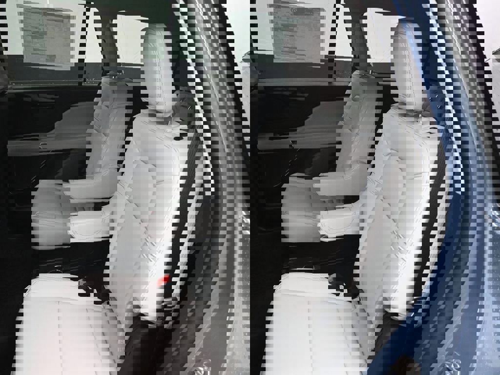 New 2026 Lincoln Aviator AWD image 25