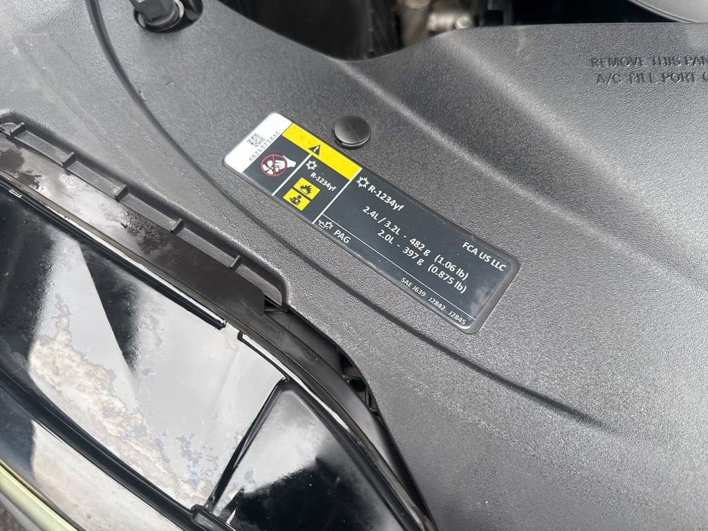 Used 2019 Jeep Cherokee Limited image 32