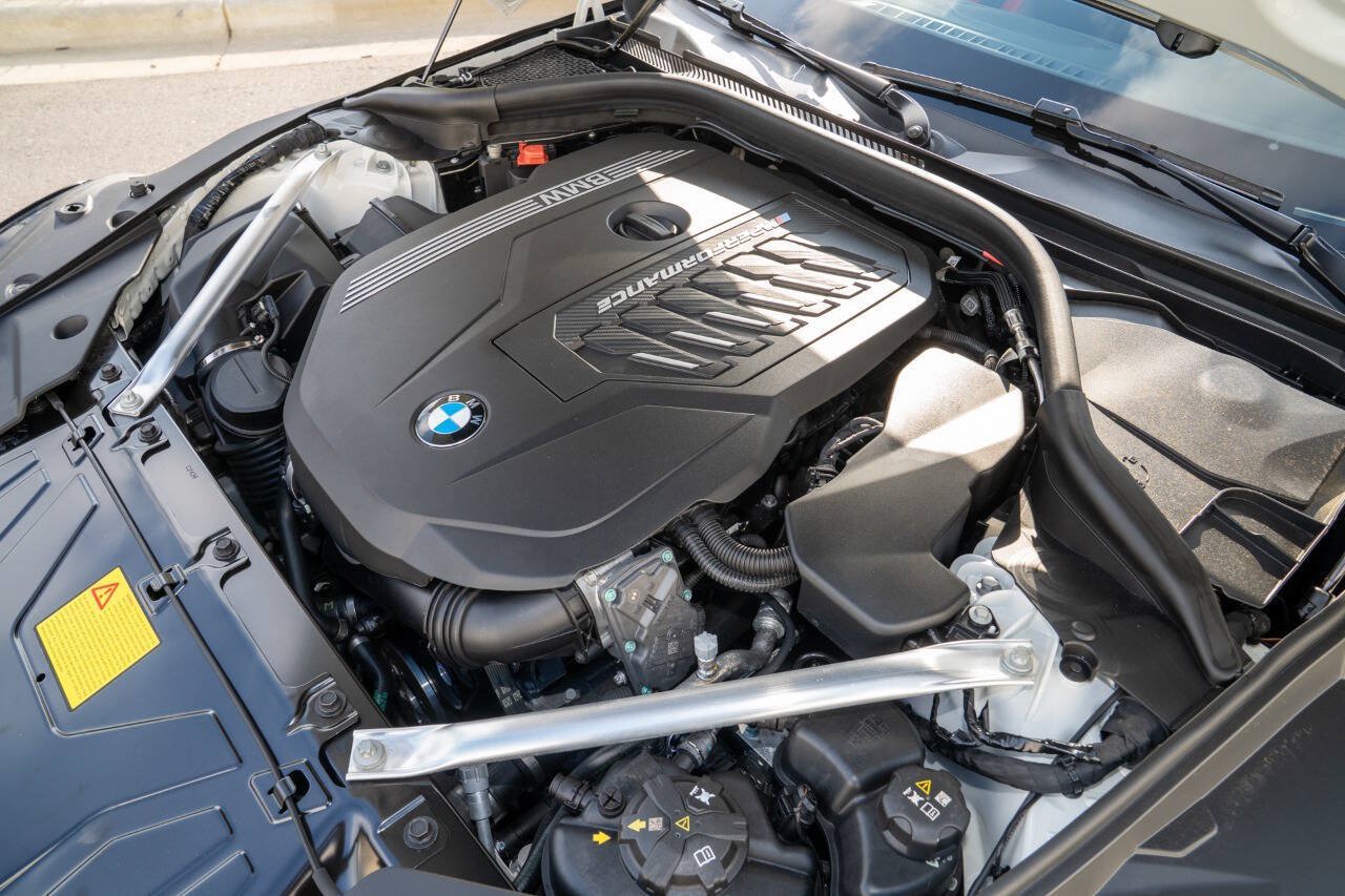 Used 2025 BMW Z4 M40i w/ Edition RWD image 54