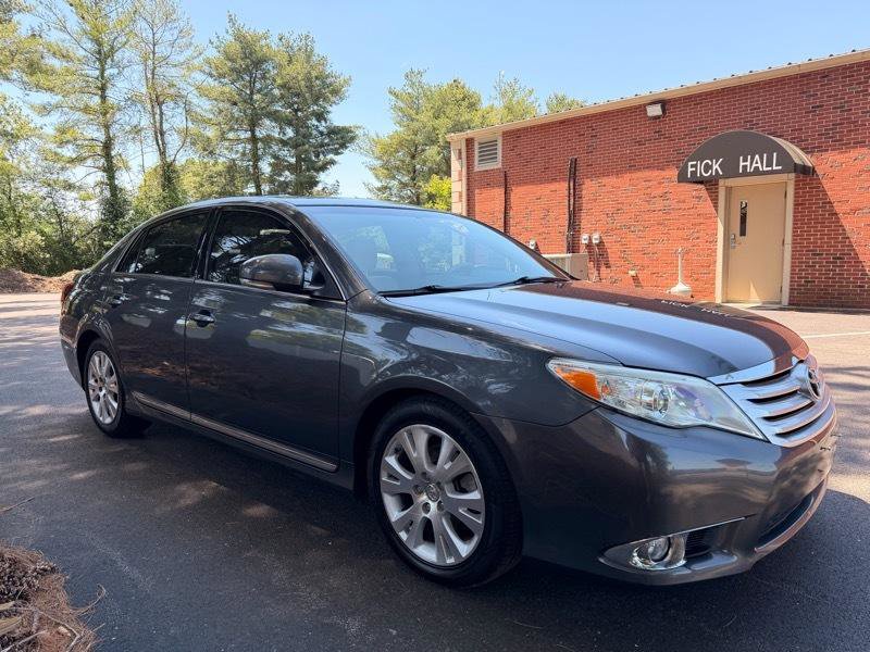 Used 2011 Toyota Avalon Limited FWD image 4
