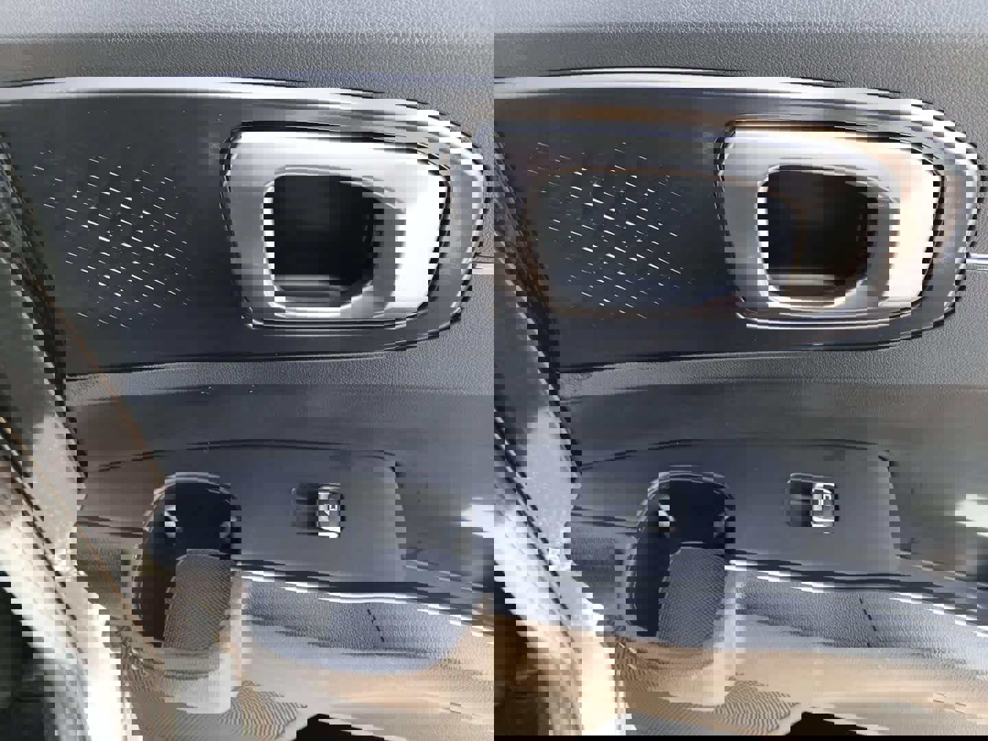 Used 2024 Kia Sorento S image 37