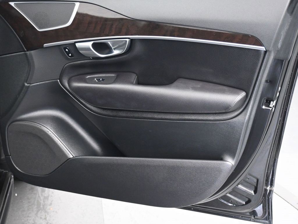 Used 2019 Volvo XC90 T6 Momentum w/ Protection Package Premier image 38