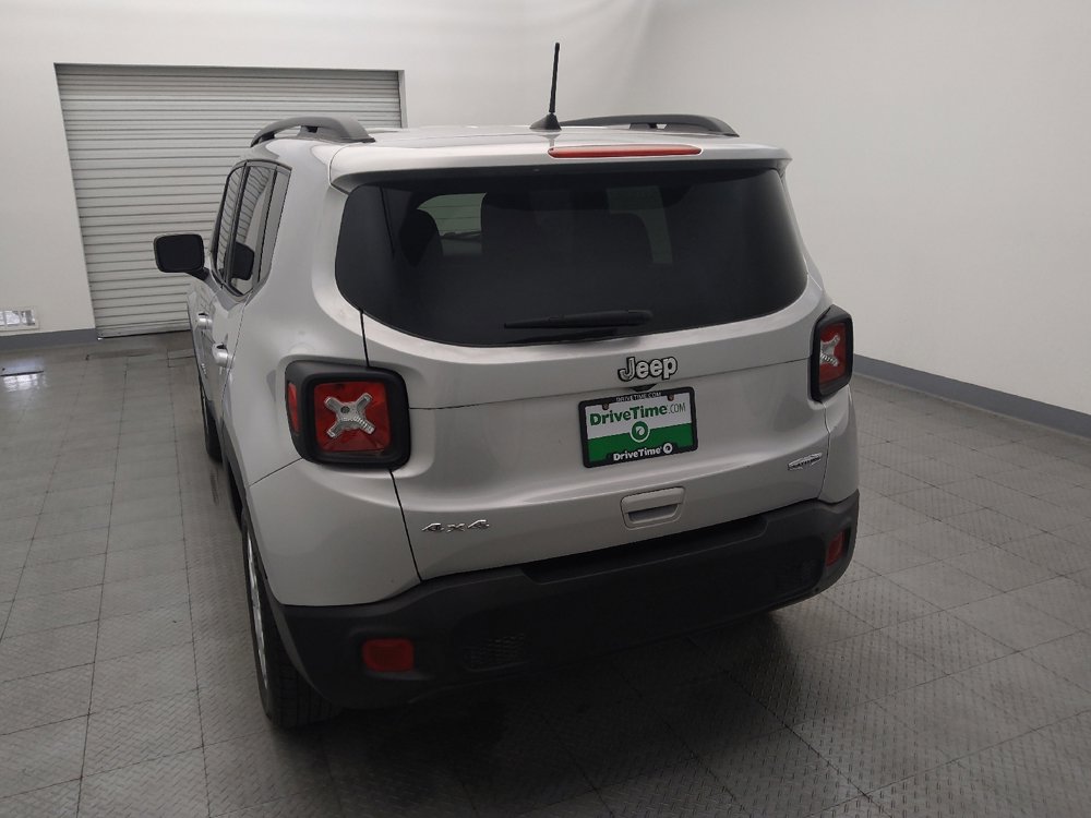 Used 2021 Jeep Renegade Latitude AWD/4WD image 6