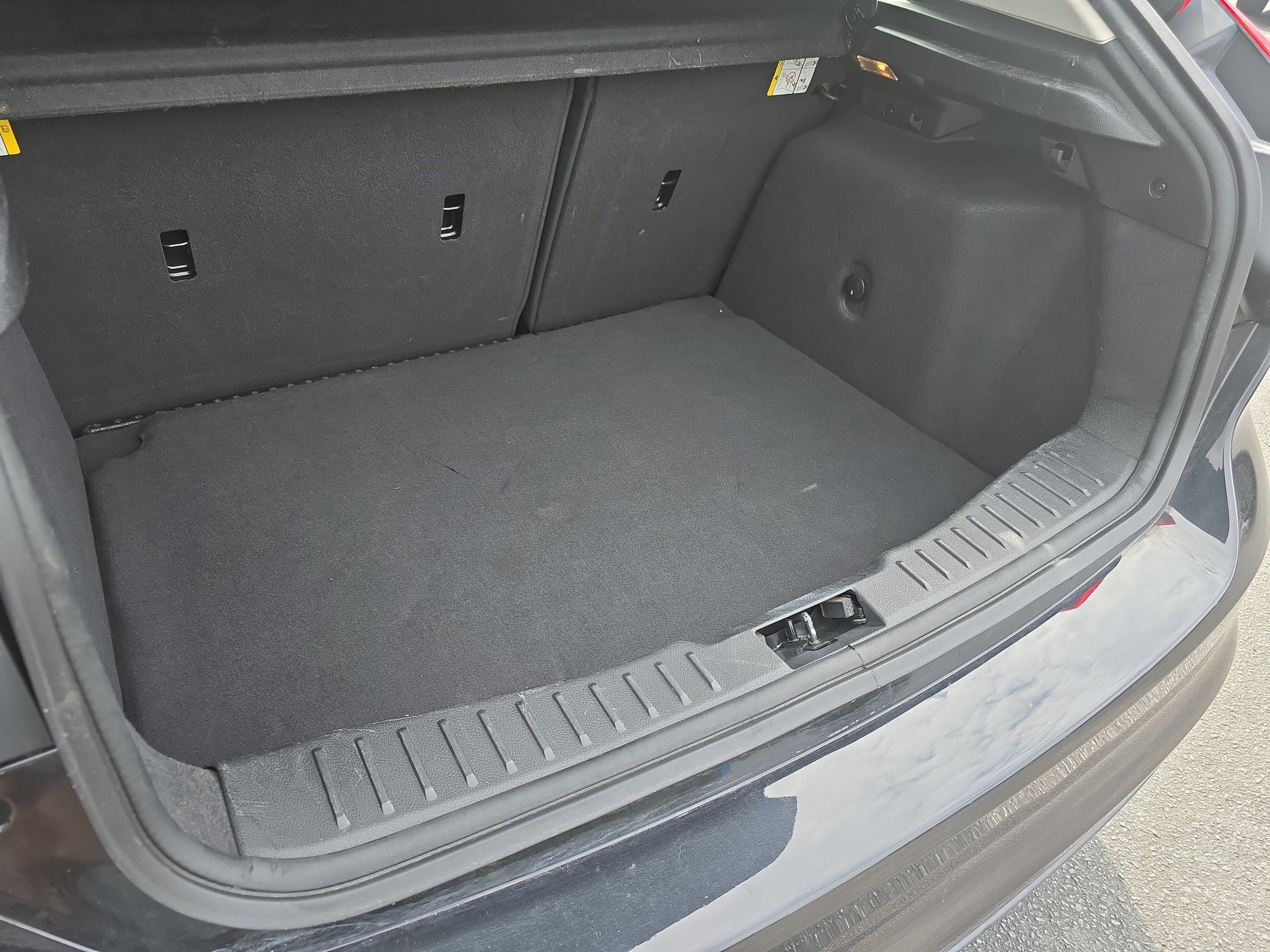 Used 2014 Ford Focus SE FWD image 12