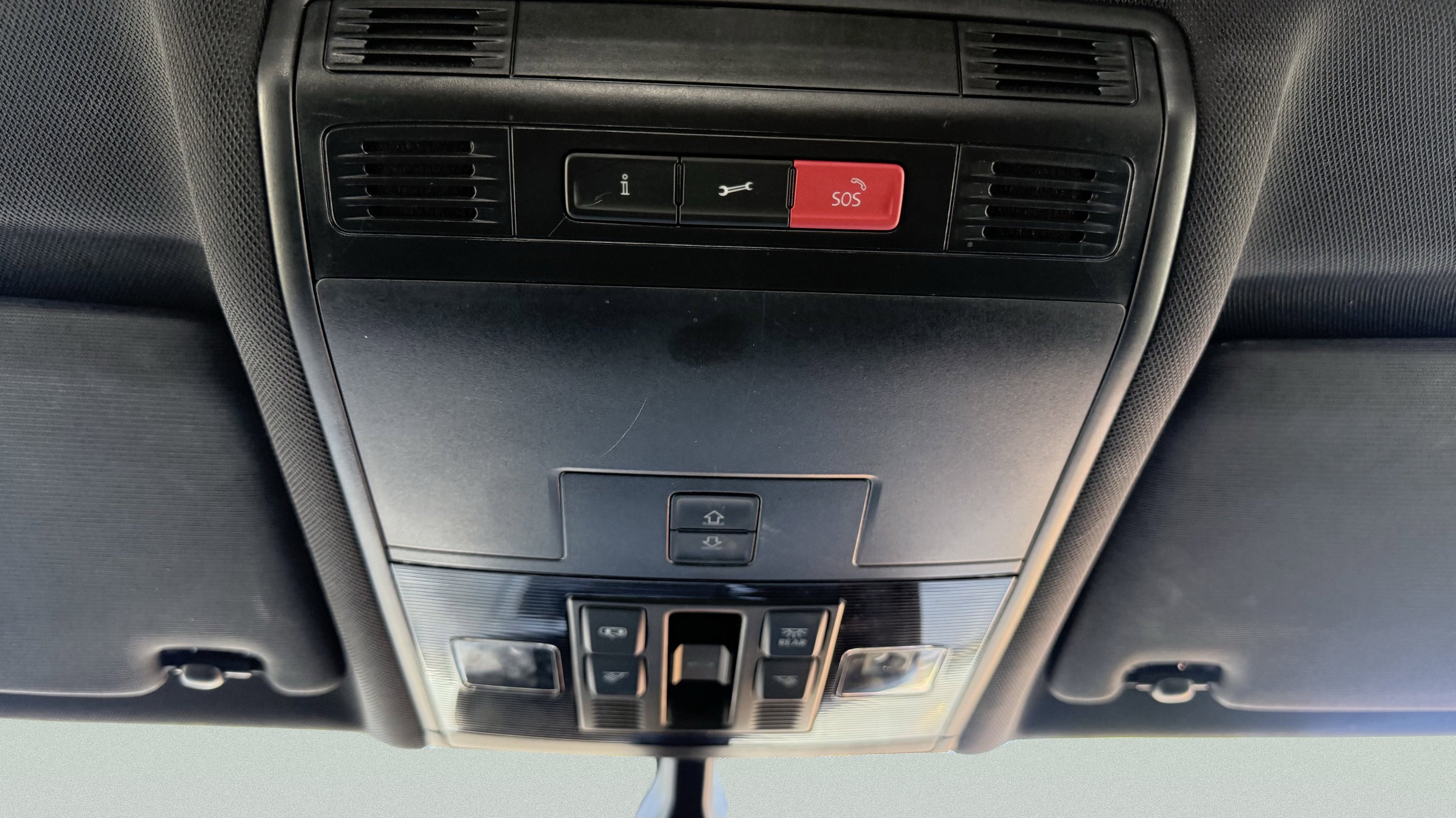 Used 2019 Volkswagen Tiguan SEL R-Line FWD image 62