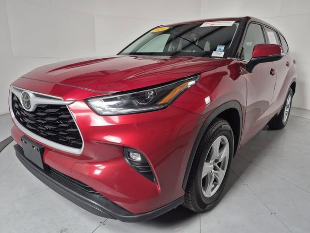 Certified 2021 Toyota Highlander LE FWD image 1