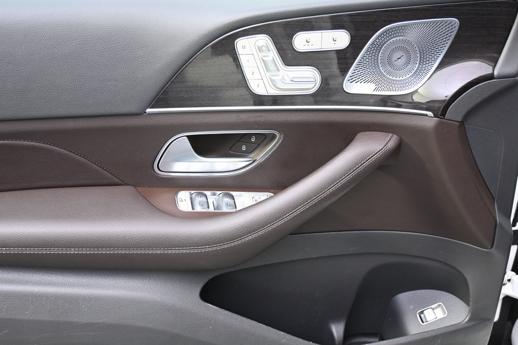 Used 2020 Mercedes-Benz GLS 450 4MATIC image 21