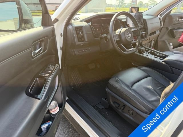 Used 2023 Nissan Pathfinder SL FWD image 15