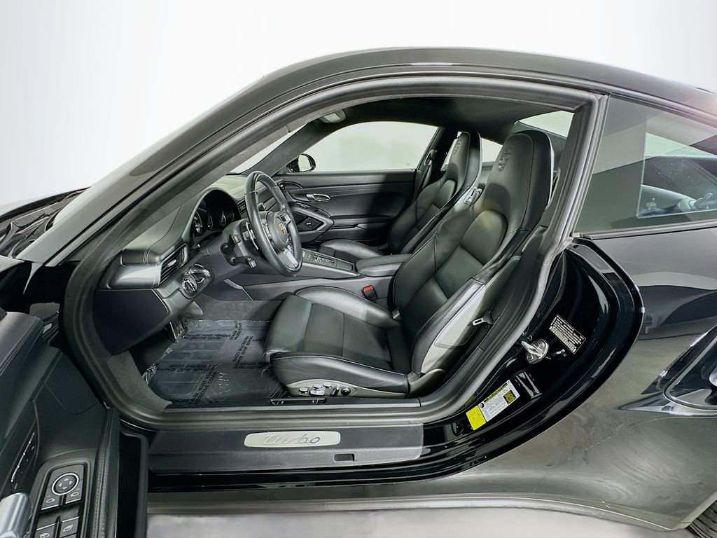 Used 2019 Porsche 911 Turbo image 5