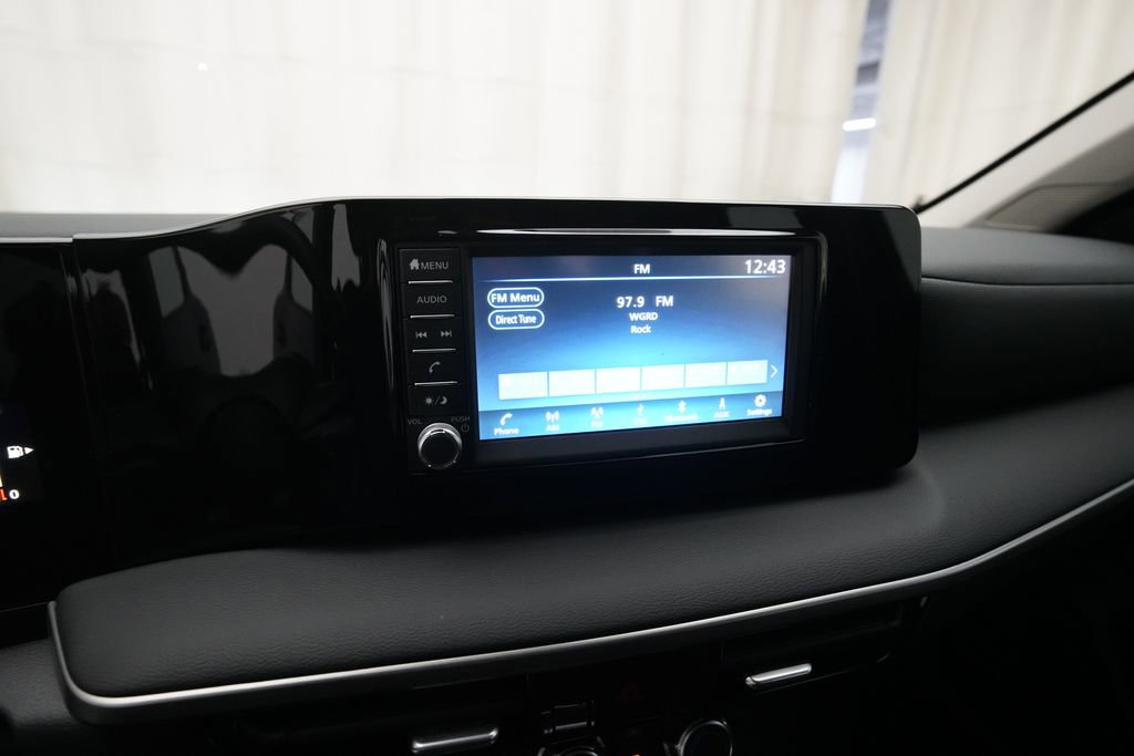 Certified 2025 Nissan Kicks S image 6