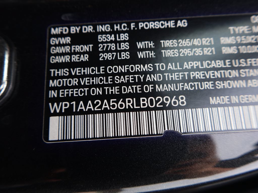 Certified 2024 Porsche Macan AWD/4WD image 38