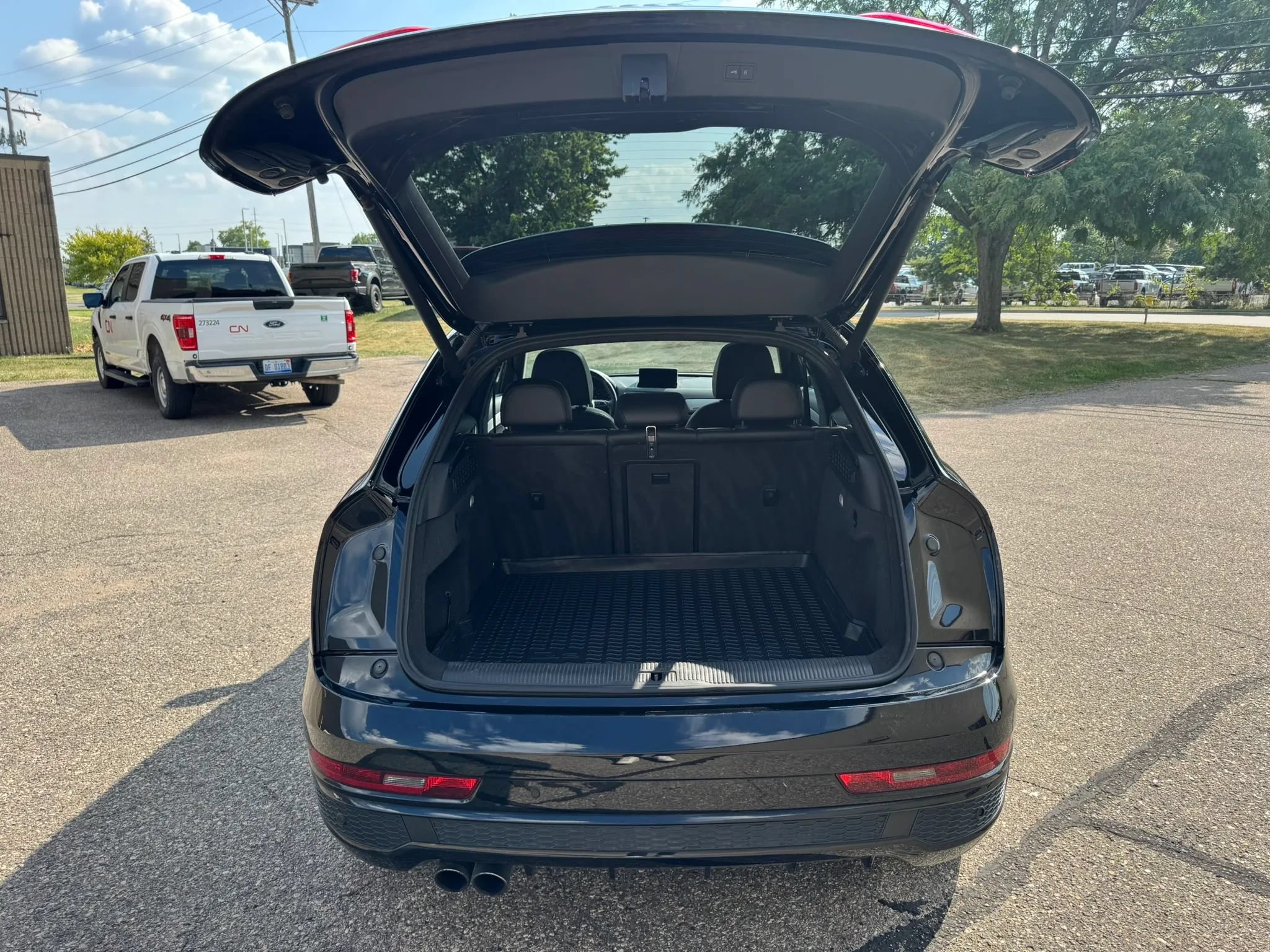 Used 2018 Audi Q3 2.0T Premium AWD/4WD image 39