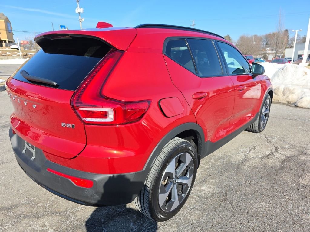 Used 2023 Volvo XC40 B5 Plus w/ Climate Package image 7