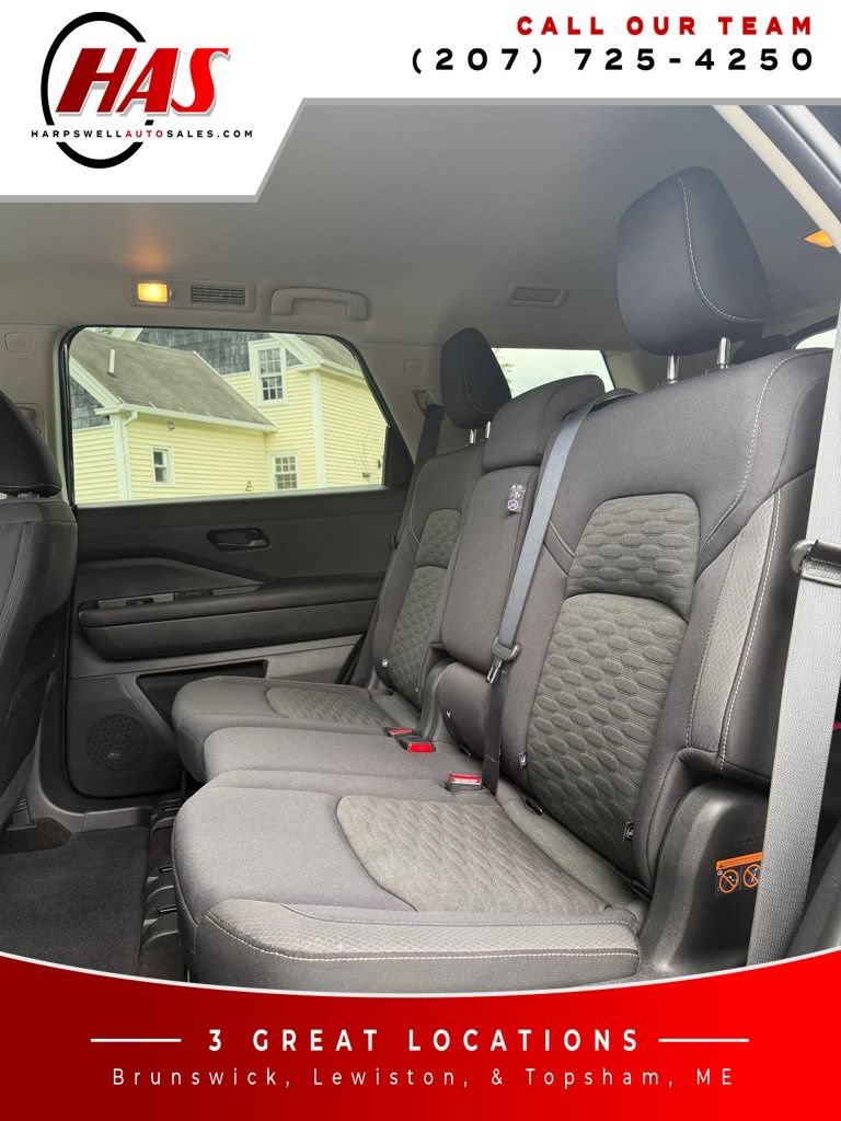Used 2023 Nissan Pathfinder SV w/ Cargo Package AWD/4WD image 11