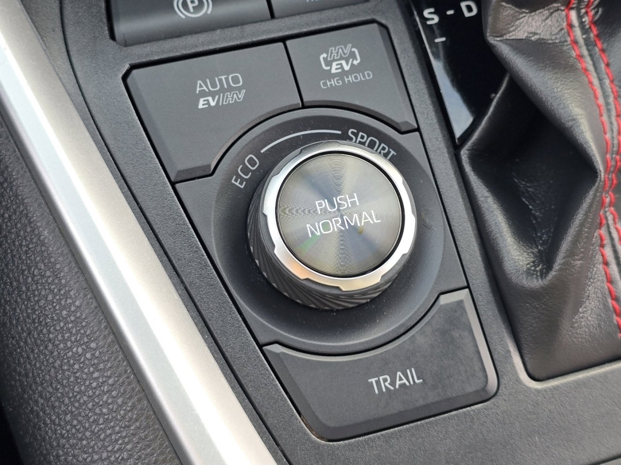 Used 2022 Toyota RAV4 XSE image 10