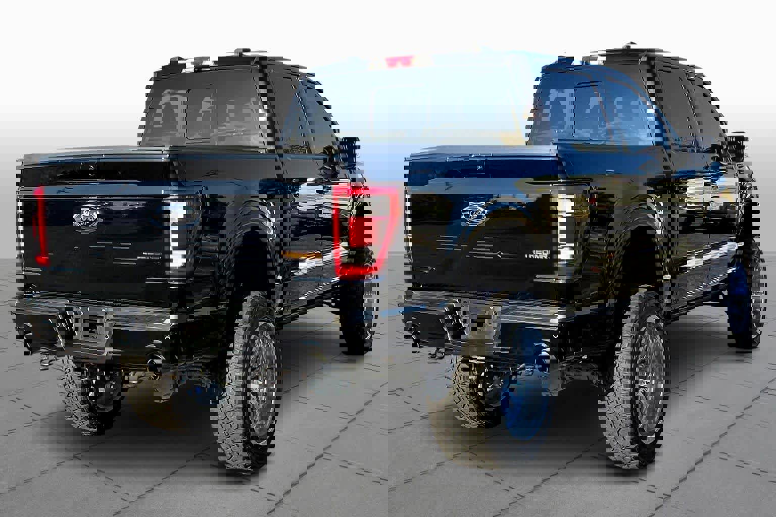 Certified 2022 Ford F150 Tremor w/ Equipment Group 402A High image 12