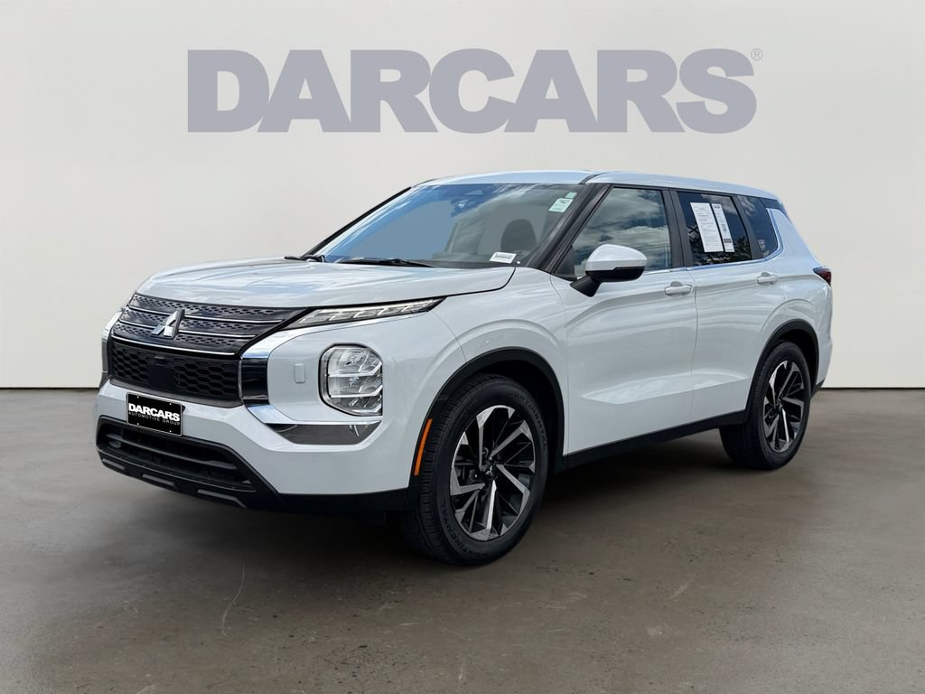 Used 2022 Mitsubishi Outlander ES AWD/4WD image 3