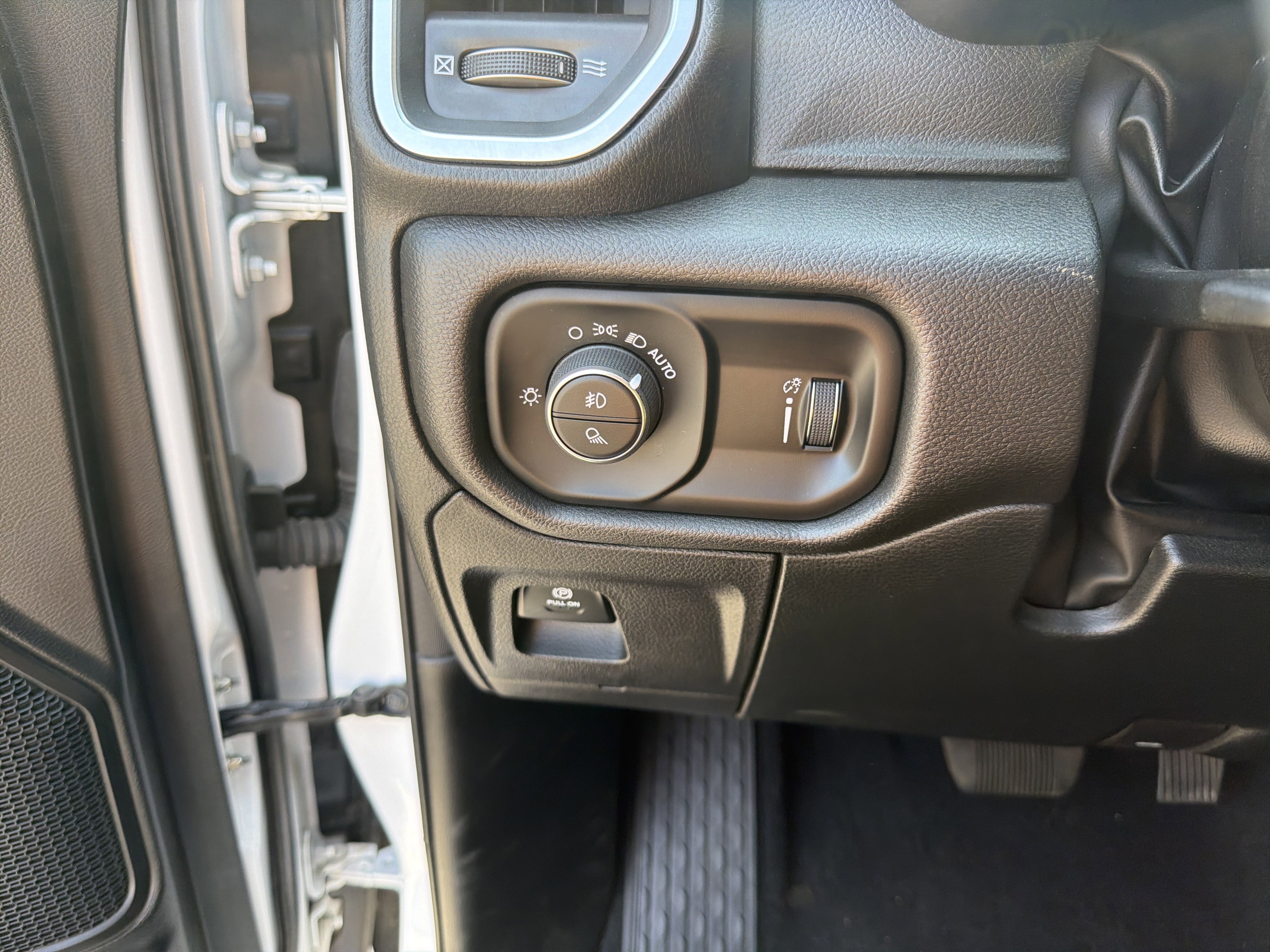Used 2025 RAM 1500 Big Horn image 13