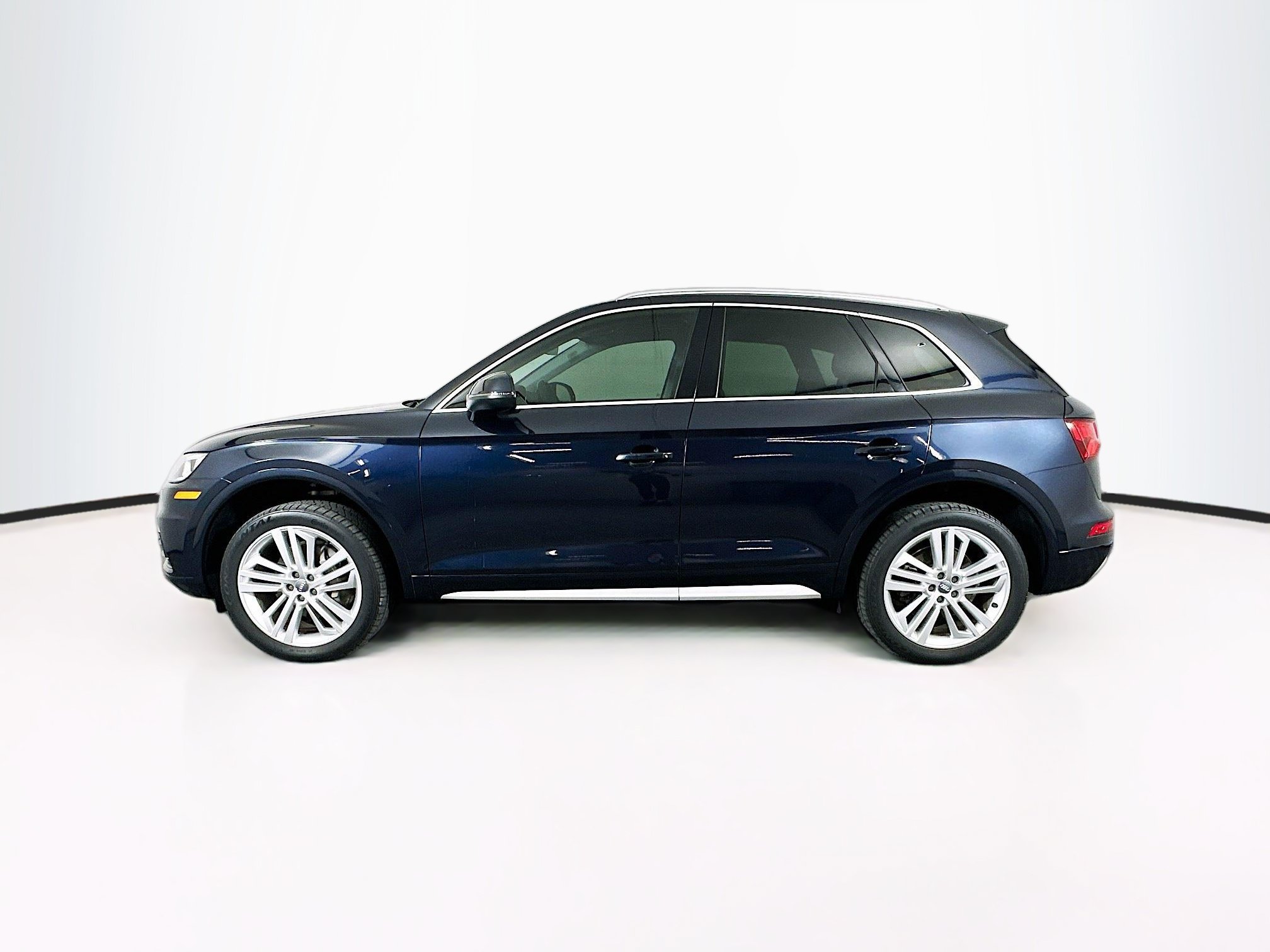 Used 2018 Audi Q5 2.0T Premium Plus w/ Premium Plus Package AWD/4WD image 4