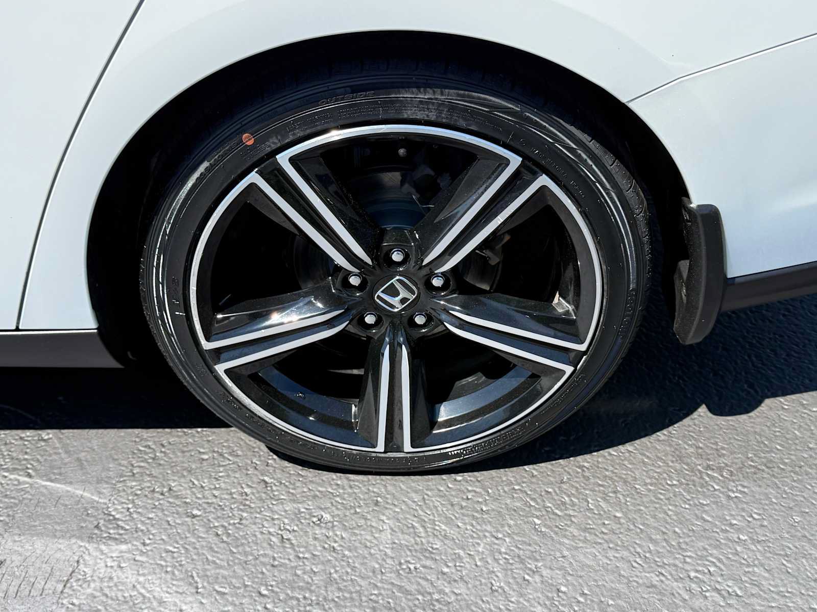 Used 2023 Honda Accord Sport image 9