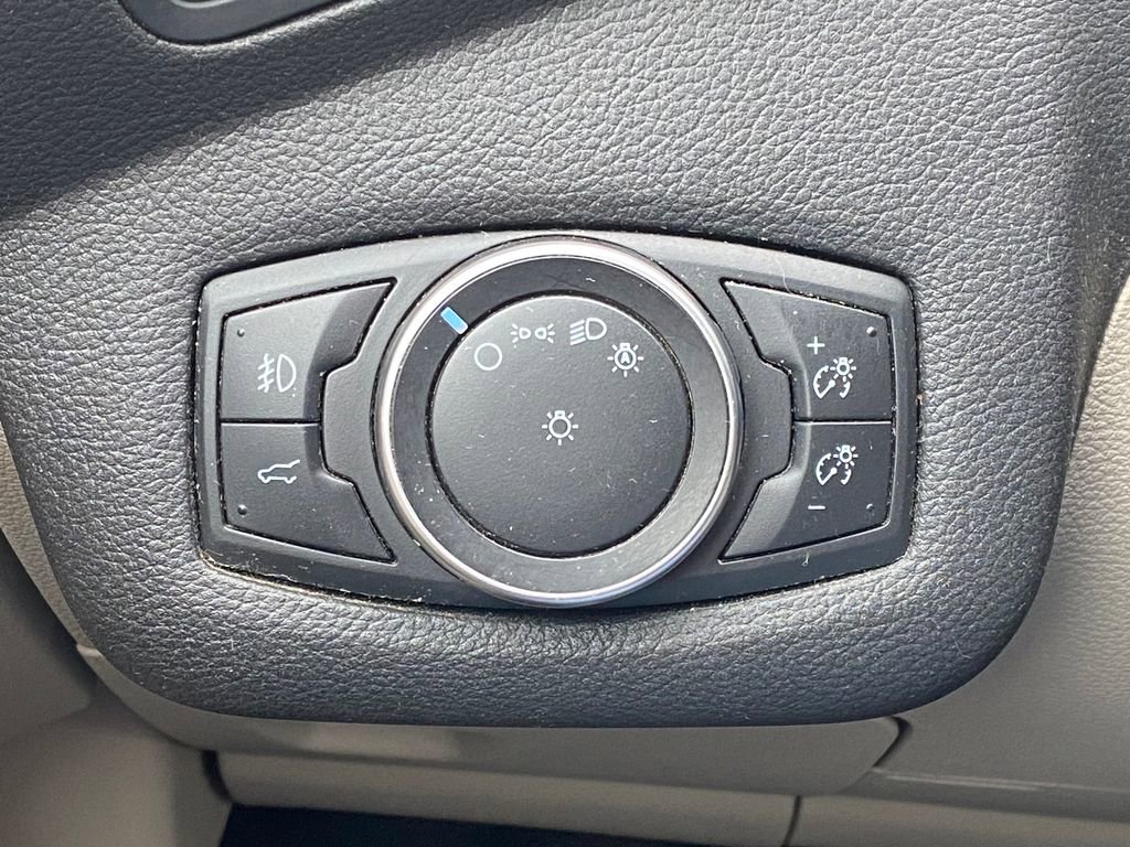 Used 2017 Ford Escape SE image 25