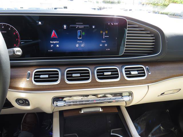 Used 2025 Mercedes-Benz GLS 450 4MATIC image 15