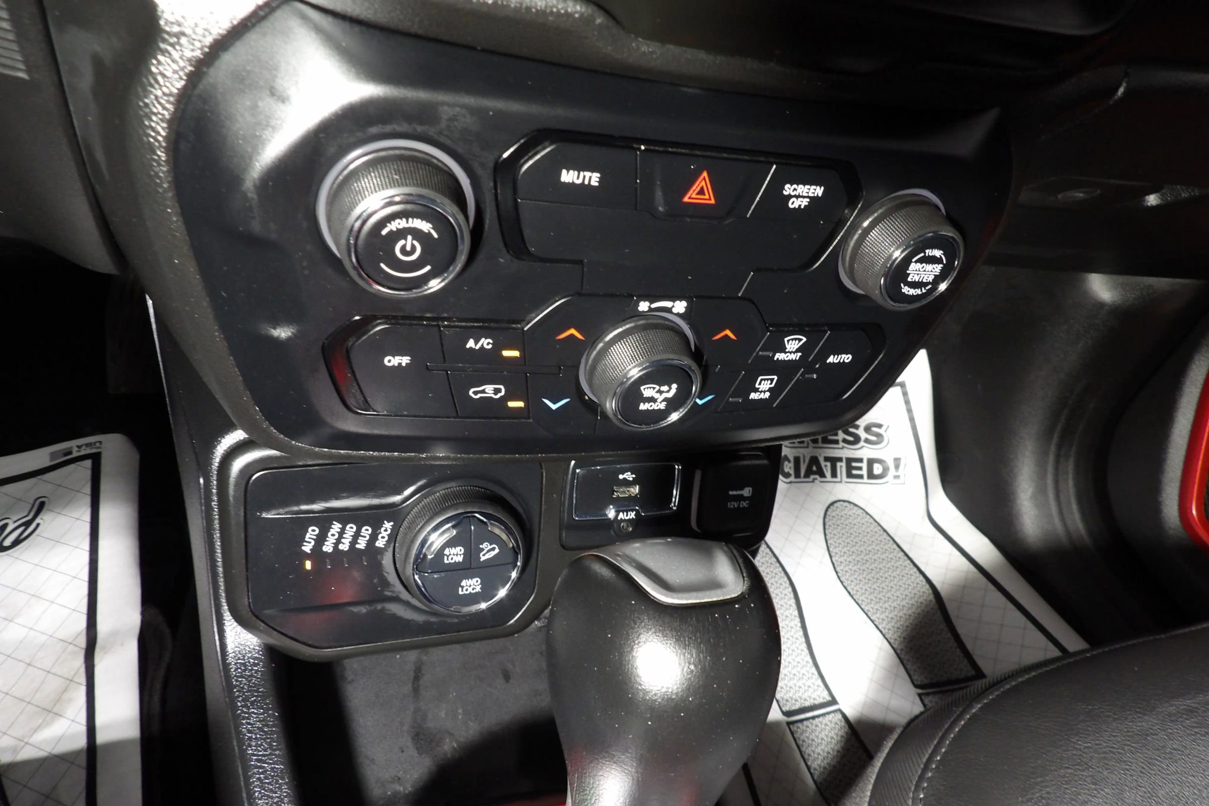 Used 2018 Jeep Renegade Trailhawk AWD/4WD image 20