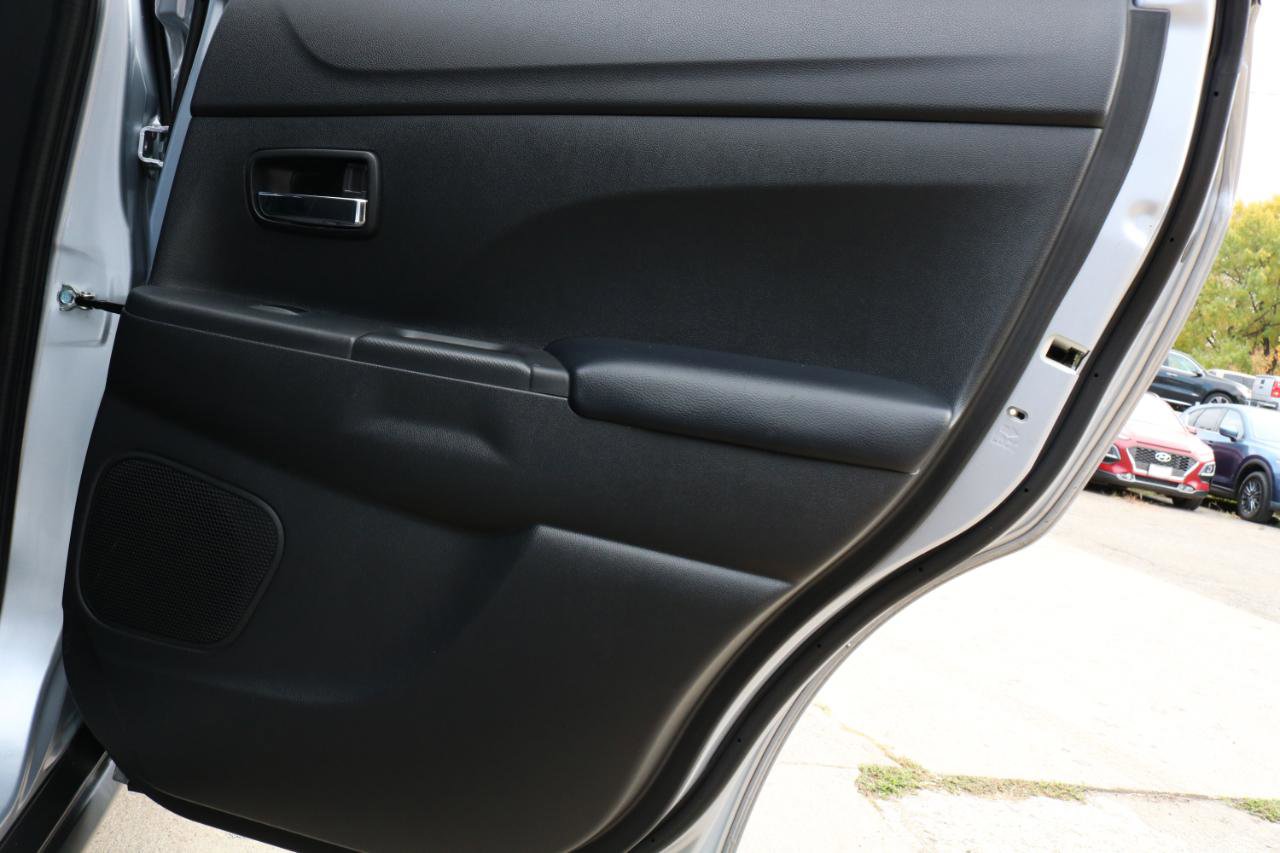 Used 2017 Mitsubishi Outlander Sport SEL AWD/4WD image 38