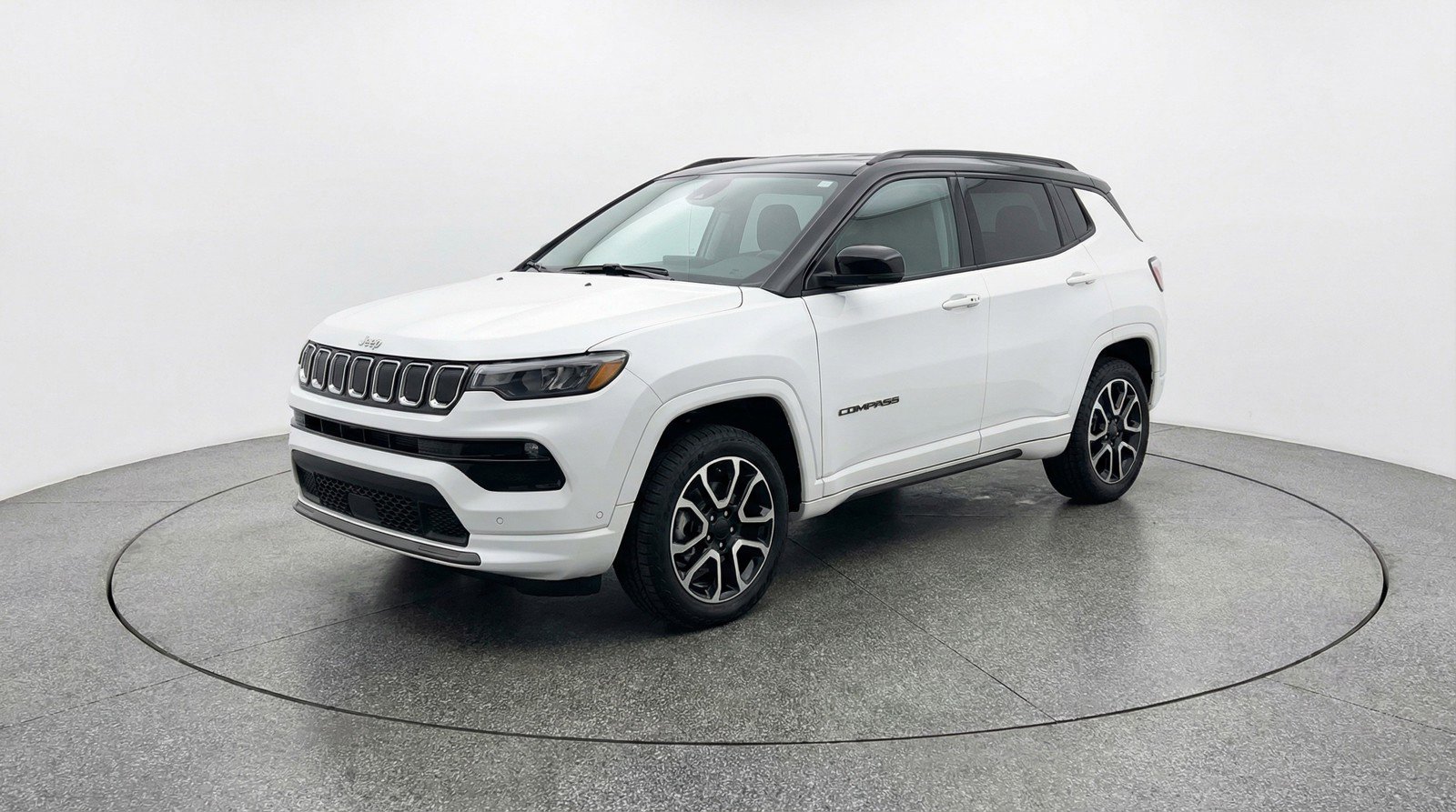 Used 2025 Jeep Compass Trailhawk AWD/4WD image 3