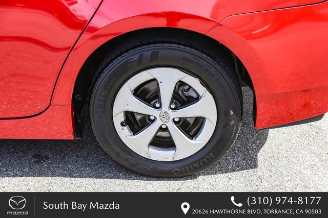 Used 2012 Toyota Prius Three w/ Preferred Accessory Pkg FWD image 10