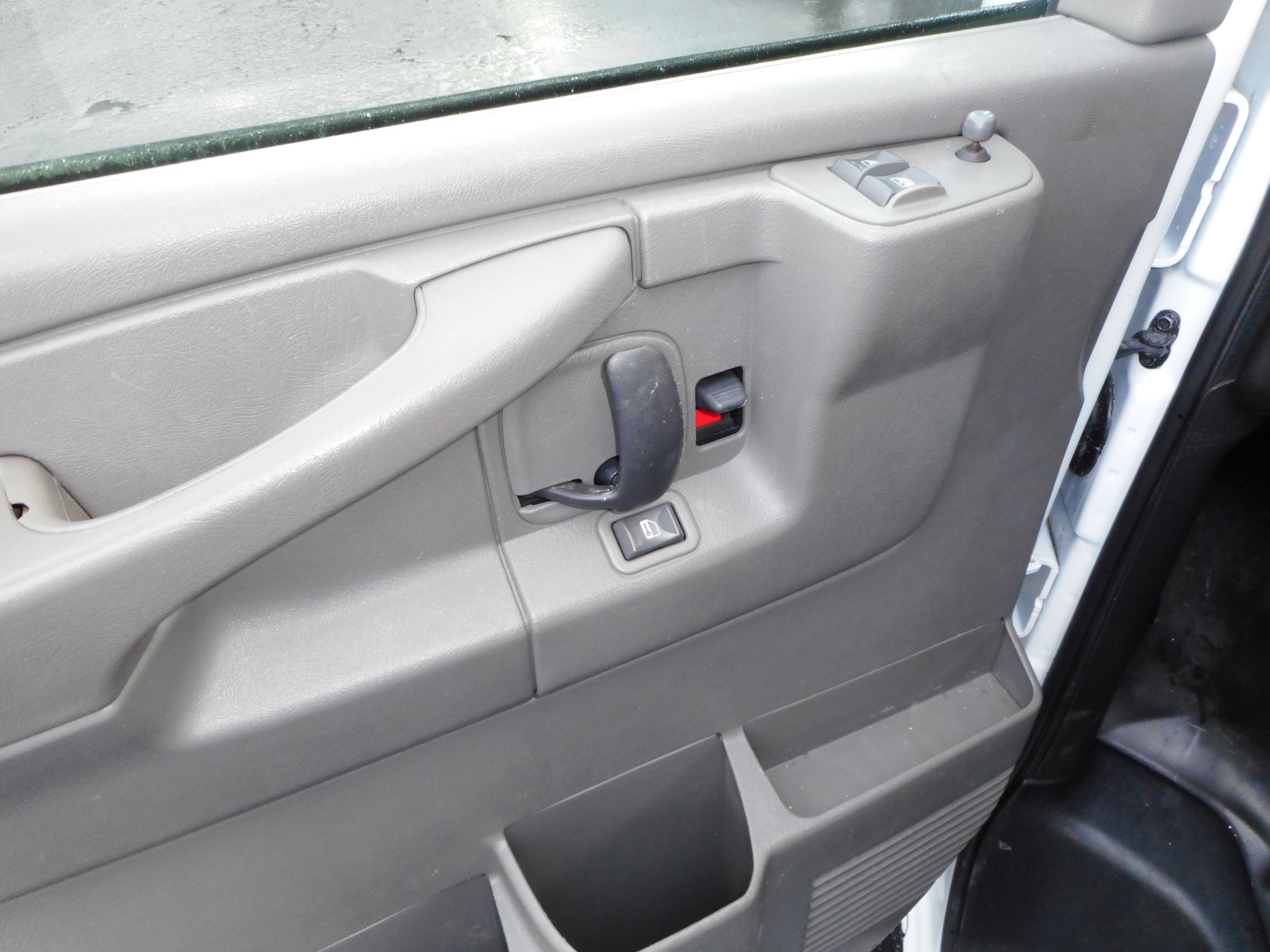 Used 2006 Chevrolet Express 2500 w/ Power and Light Package image 16