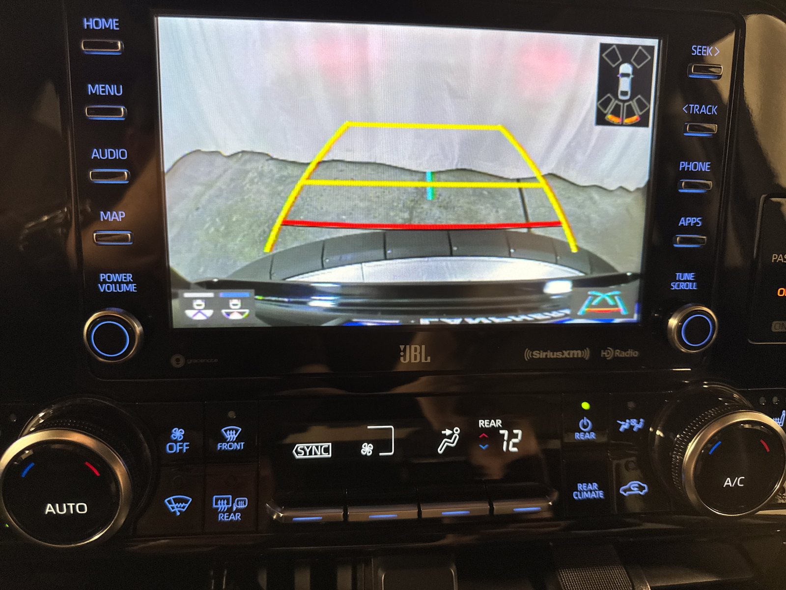 Used 2022 Toyota Highlander Limited AWD/4WD image 24