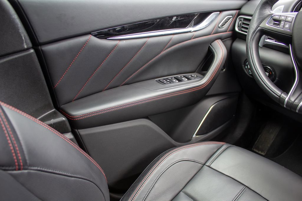 Used 2024 Maserati Levante GT Ultima image 19