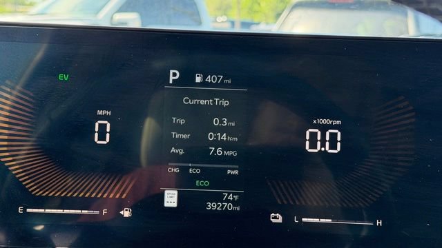 Used 2025 Kia Carnival EX FWD image 32