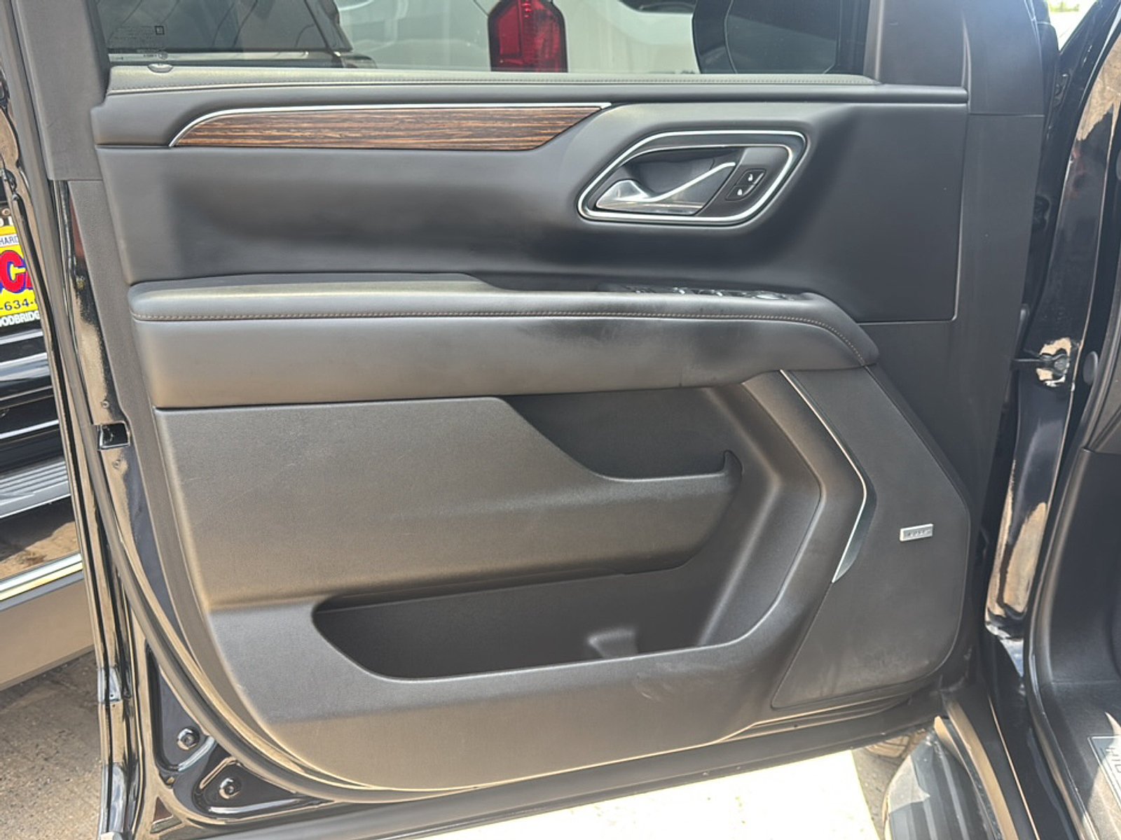 Used 2024 Chevrolet Tahoe High Country w/ Advanced Technology Package AWD/4WD image 16