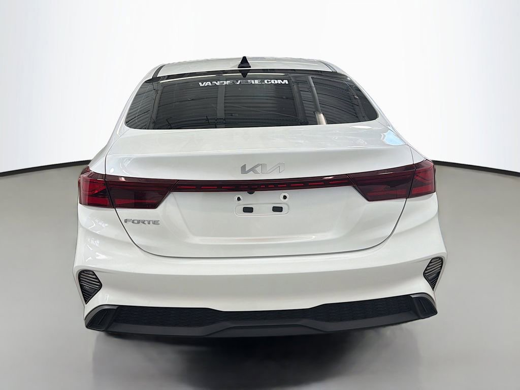Used 2024 Kia Forte LXS w/ LXS Technology Package FWD image 9