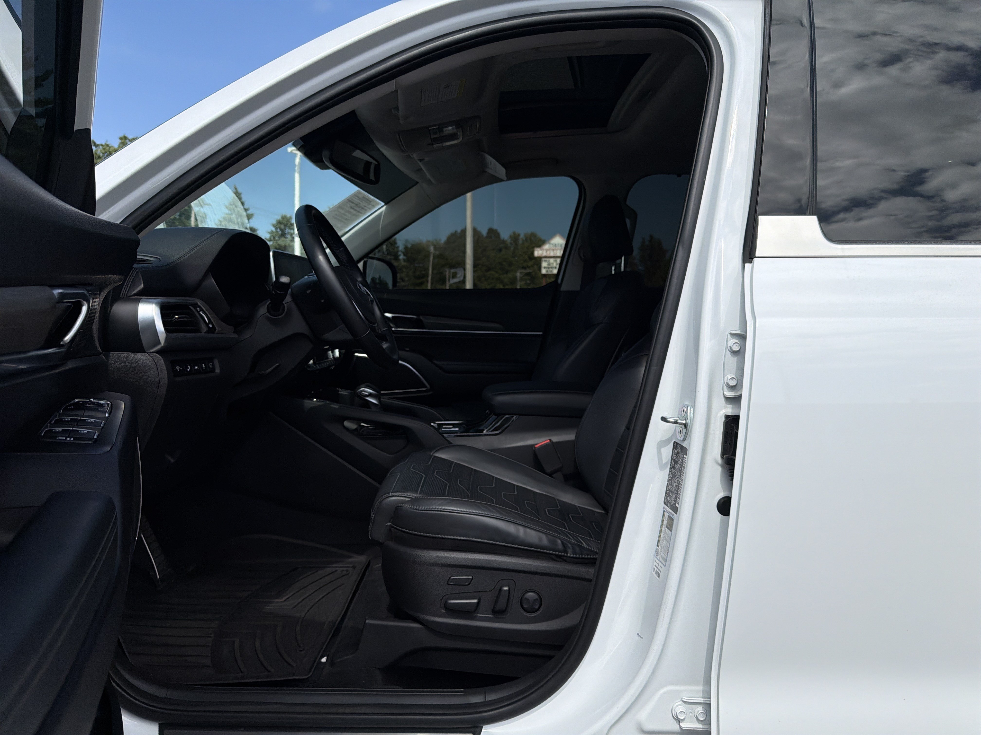 Used 2020 Kia Telluride SX w/ SX Prestige Package AWD/4WD image 14
