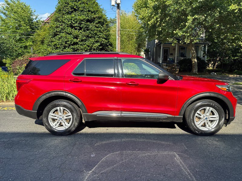Used 2020 Ford Explorer XLT w/ Comfort Package AWD/4WD image 6