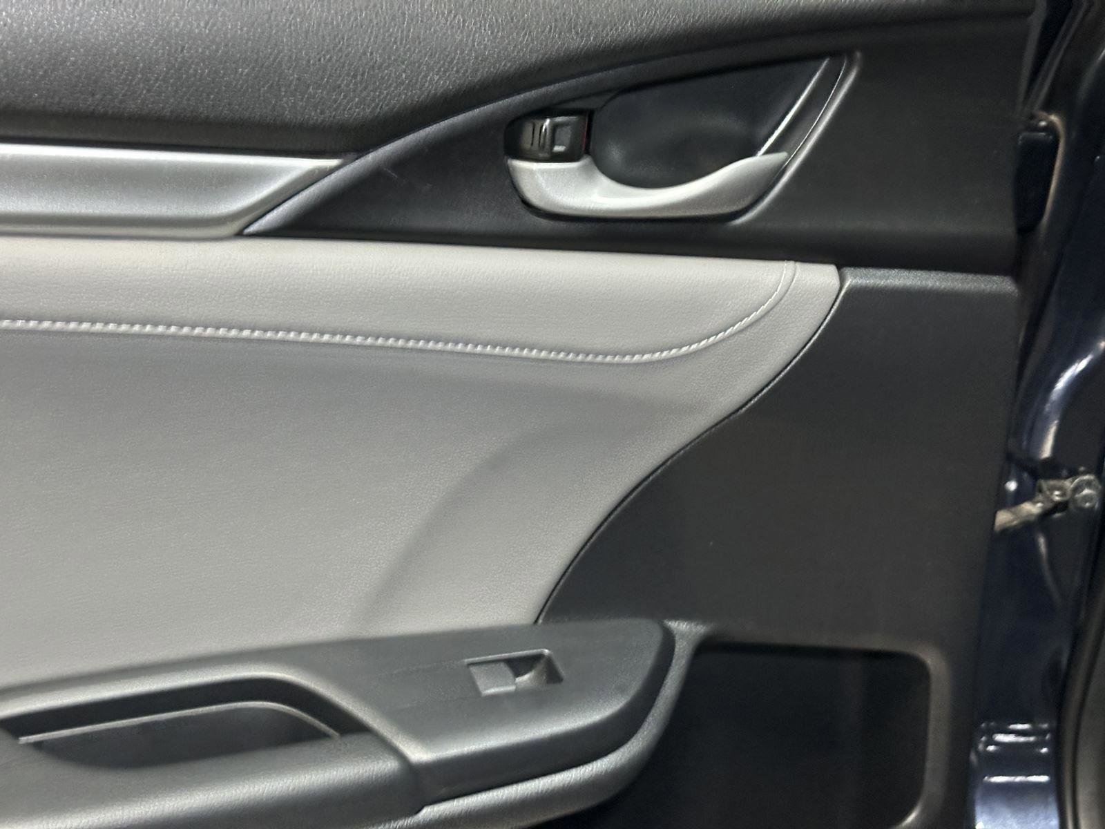 Used 2019 Honda Civic EX-L image 31
