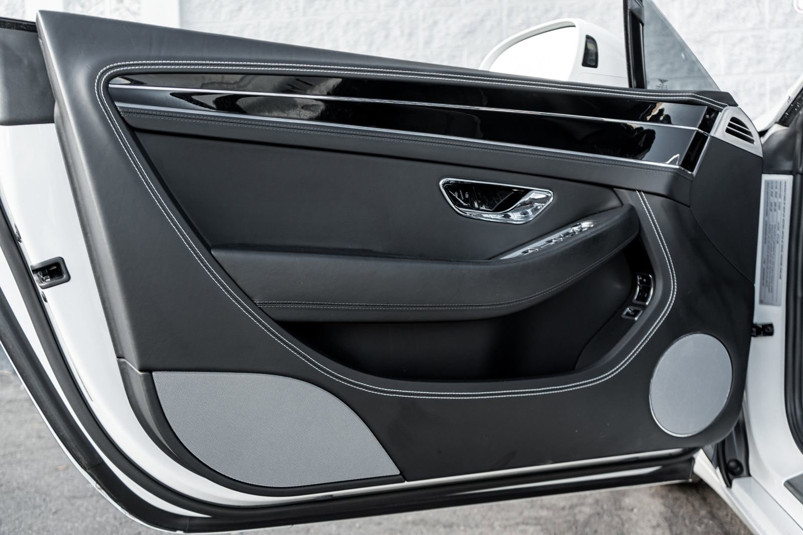 Certified 2022 Bentley Continental GT AWD/4WD image 24