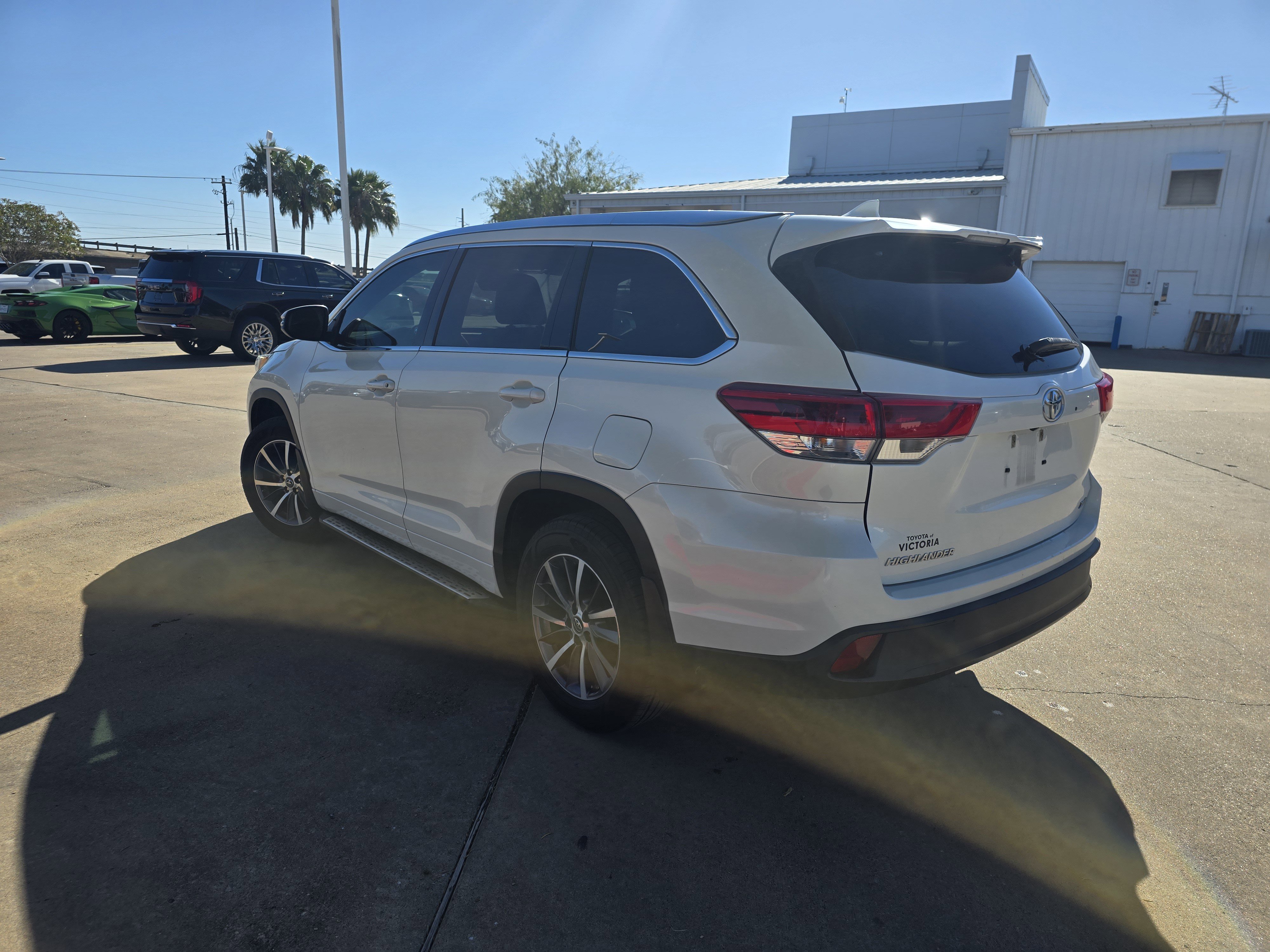 Used 2018 Toyota Highlander XLE image 5