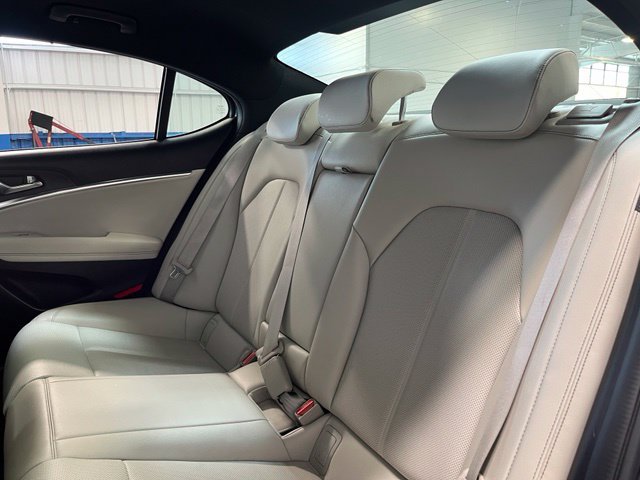 Used 2025 Genesis G70 2.5T RWD image 18
