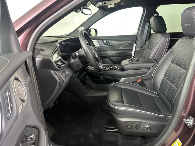 Used 2025 Buick Enclave Avenir w/ Trailering Package, 5000 lbs. image 11